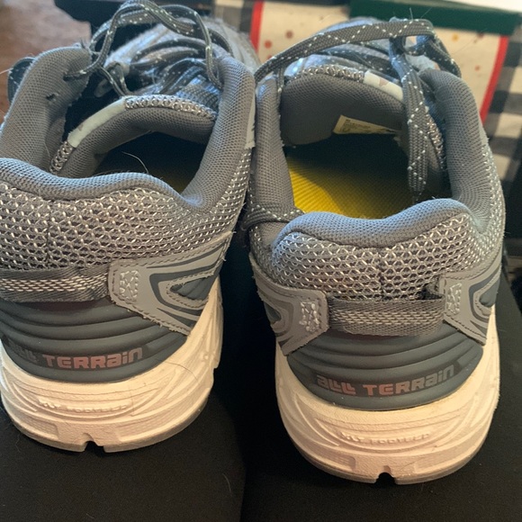 New Balance All Terrain 510 V3 Gray Running Shoes with silver accent - Picture 3 of 10